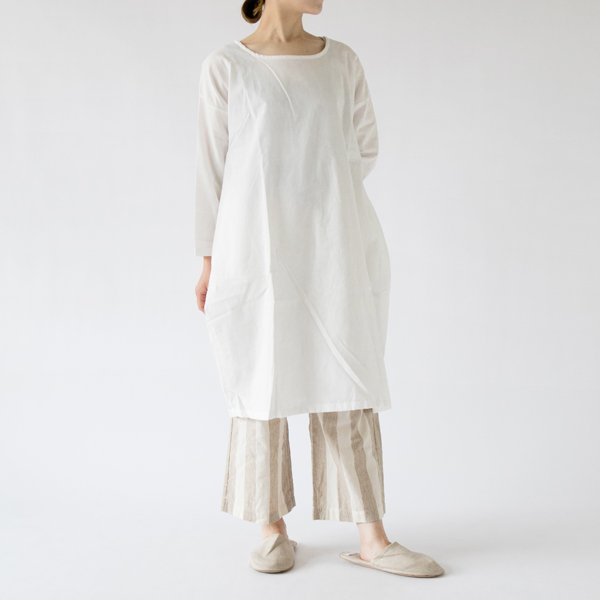 WHITE（モデル身長：162cm）