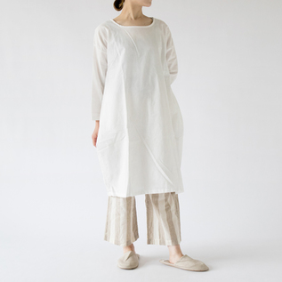 WHITE(モデル身長:162cm) WHITE(モデル身長:162cm)
