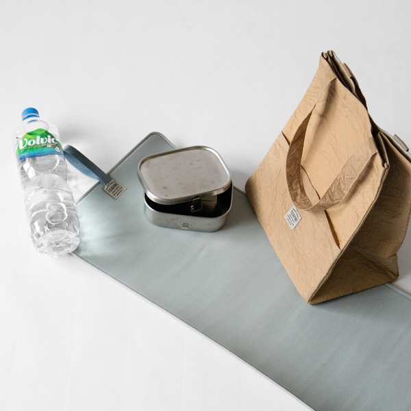 同じTO&FROのピクニックバッグと一緒に使ってどこでも気分転換