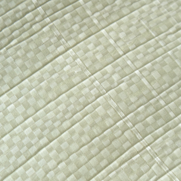 裏面には水や汚れをブロックするフィルム