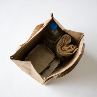 お弁当の他に水筒、タオルなど色々と入れられます(BEIGE) お弁当の他に水筒、タオルなど色々と入れられます(BEIGE)