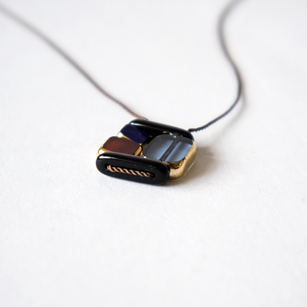 ひとつひとつ手作業で丁寧に作られています ひとつひとつ手作業で丁寧に作られています