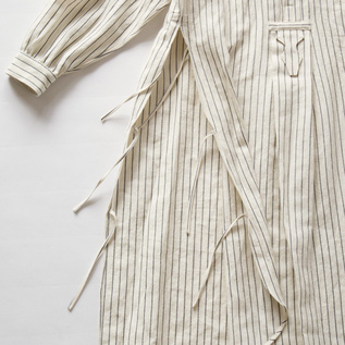 結んでも外してもそれぞれ異なる印象を与えてくれるスリット(WHITE×NAVY) 結んでも外してもそれぞれ異なる印象を与えてくれるスリット(WHITE×NAVY)