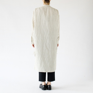 後ろから見た様子(WHITE×NAVY) 後ろから見た様子(WHITE×NAVY)