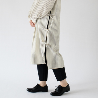 スリットのリボンを結べば愛らしい印象に(WHITE×NAVY) スリットのリボンを結べば愛らしい印象に(WHITE×NAVY)