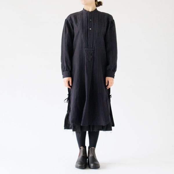 前から見た様子(NAVY×BROWN)