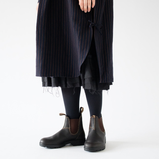 スリップやスカートとのレイヤードを楽しんでも(NAVY×BROWN) スリップやスカートとのレイヤードを楽しんでも(NAVY×BROWN)