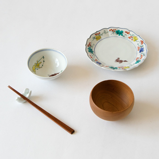 ぶどうとリス 七寸中皿／宮本泰山堂(みやもとたいざんどう)｜愛着を