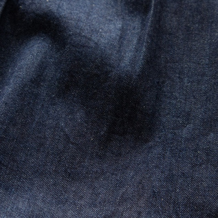 落ち着いた表情のムラ糸を使用した10oz弱ムラストレッチデニム(INDIGO) 落ち着いた表情のムラ糸を使用した10oz弱ムラストレッチデニム(INDIGO)