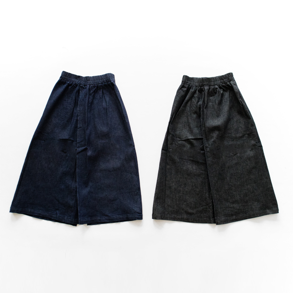 左：INDIGO、右：BLACK
