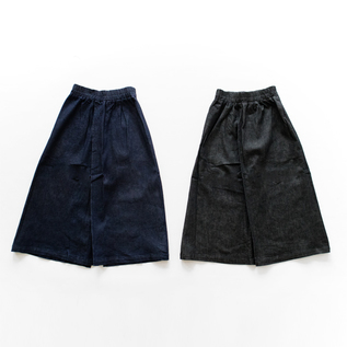 左:INDIGO、右:BLACK 左:INDIGO、右:BLACK