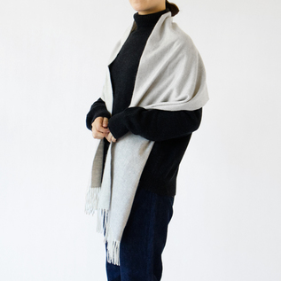 着用イメージ(White×Silver Reversible) 着用イメージ(White×Silver Reversible)