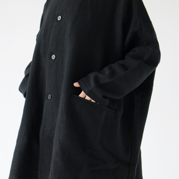 両サイドに大きめのポケット(BLACK) 両サイドに大きめのポケット(BLACK)