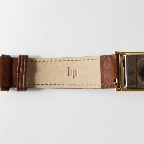 ロゴ(BROWN) ロゴ(BROWN)