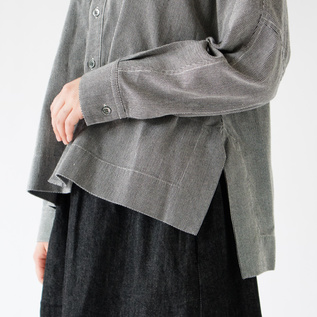 サイドにはスリット(GREY) サイドにはスリット(GREY)