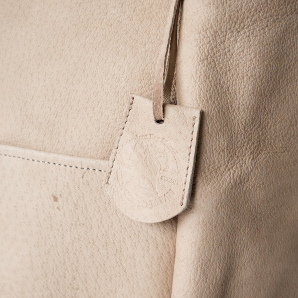 豚革を使用した気品さのあるバッグ(PINK BEIGE)