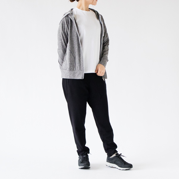 モデル身長：162cm (BLACK)