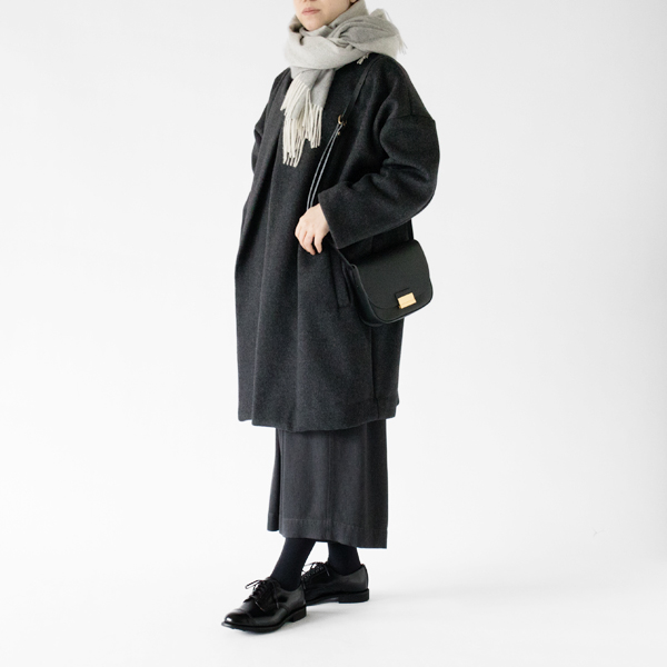 GREY（モデル身長：162cm）