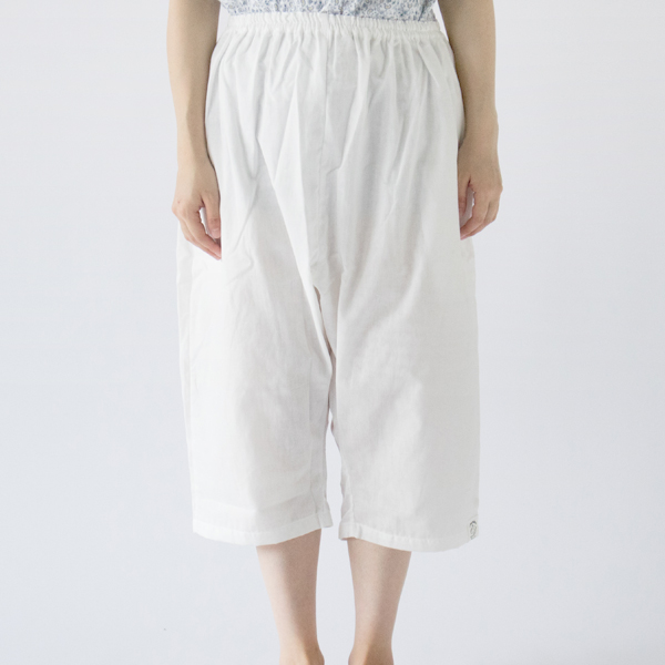 WHITE（モデル身長162cm）