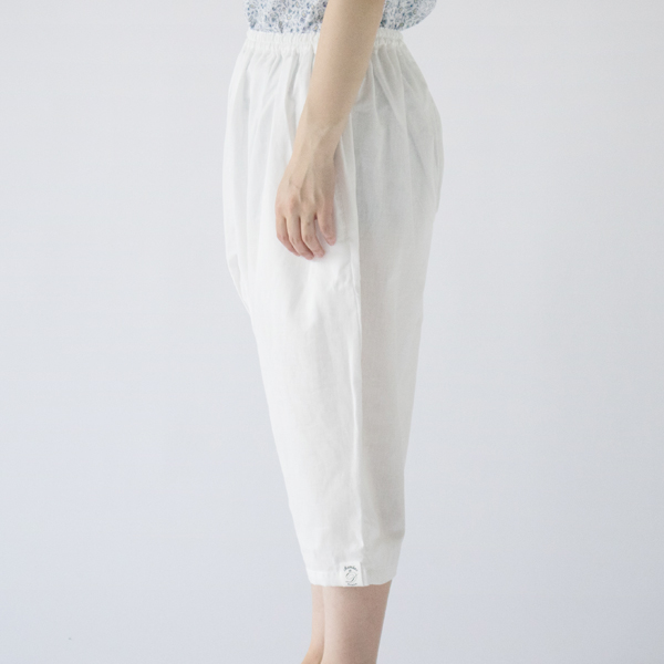 WHITE（モデル身長162cm）