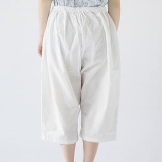 WHITE（モデル身長162cm）