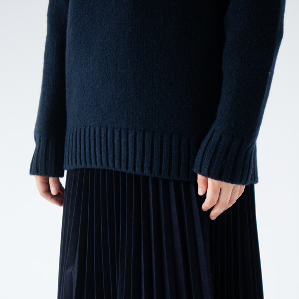 袖と裾はリブ 袖と裾はリブ