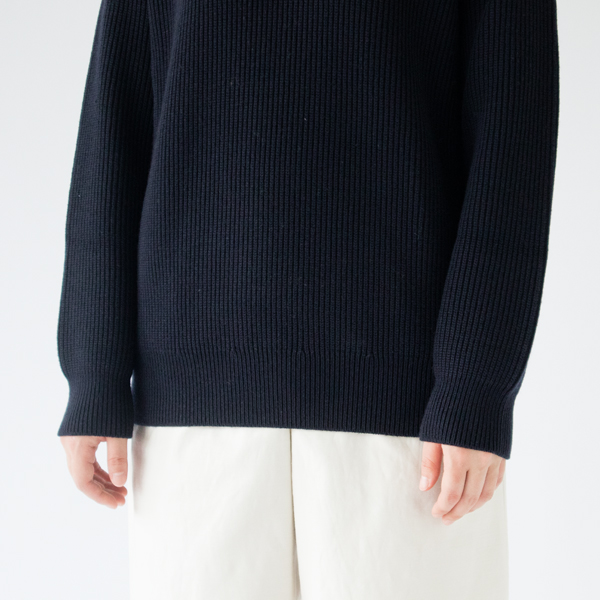 リブの縦ラインが美しいシルエットを実現 リブの縦ラインが美しいシルエットを実現