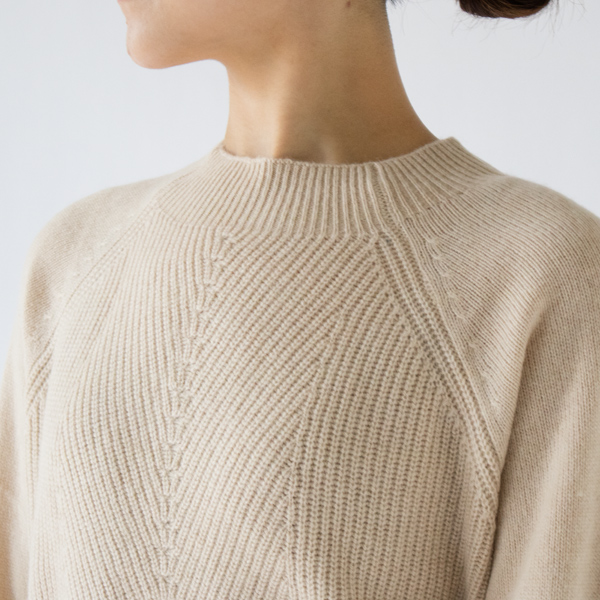 少しタイトなネック 少しタイトなネック