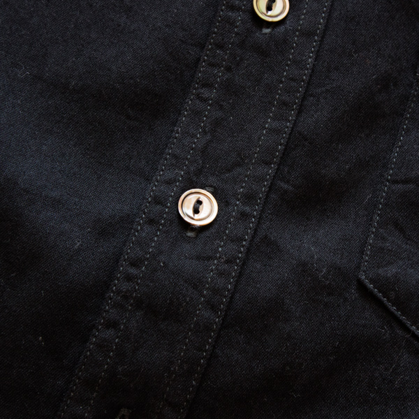 高級感のある貝釦(BLACK)