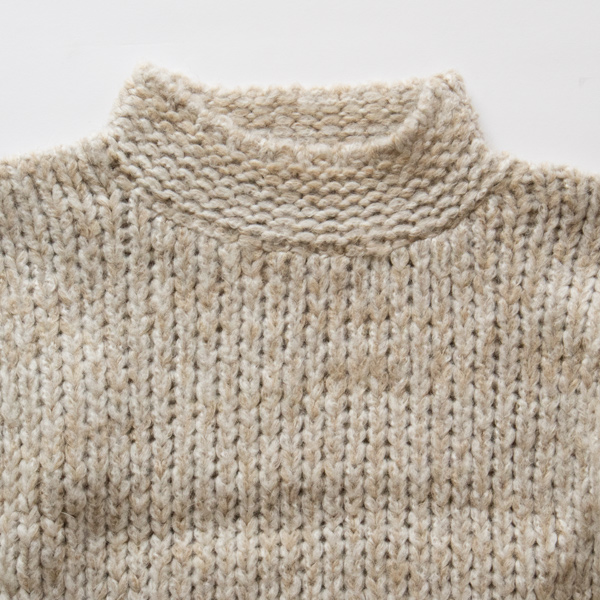 首回りもあたたかいモックネック(Ecru Chine Beige)
