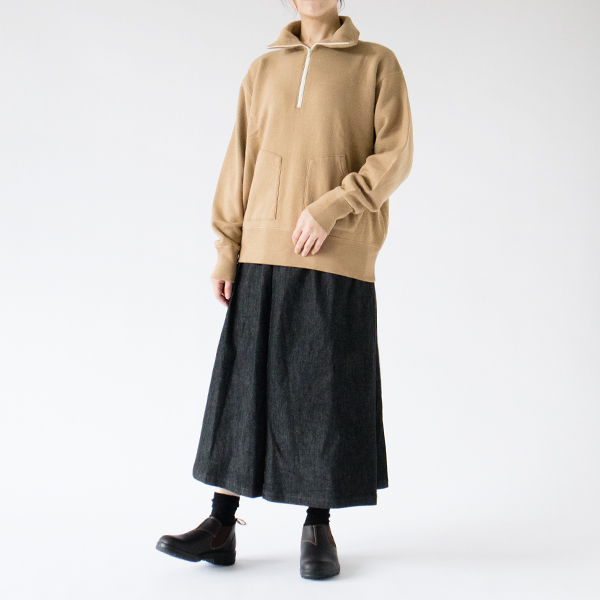 CAMEL 3着用、モデル身長：162cm