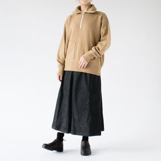 CAMEL 3着用、モデル身長：162cm