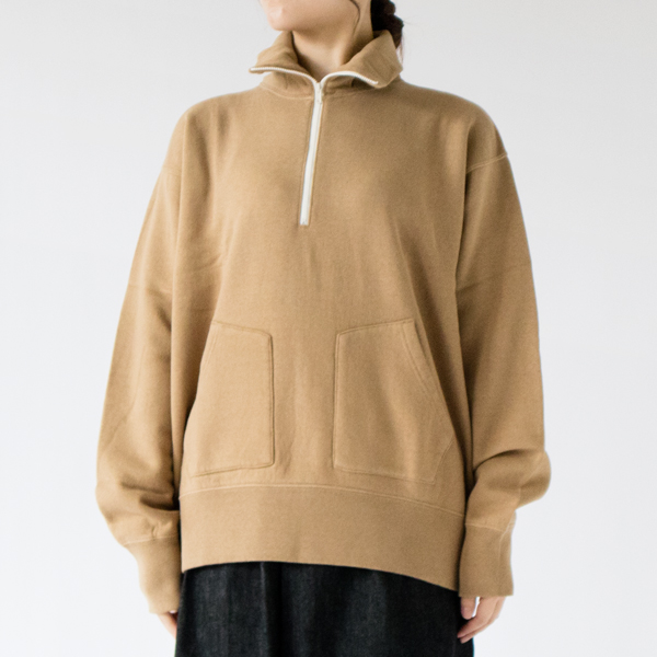 CAMEL 4着用、モデル身長：162cm