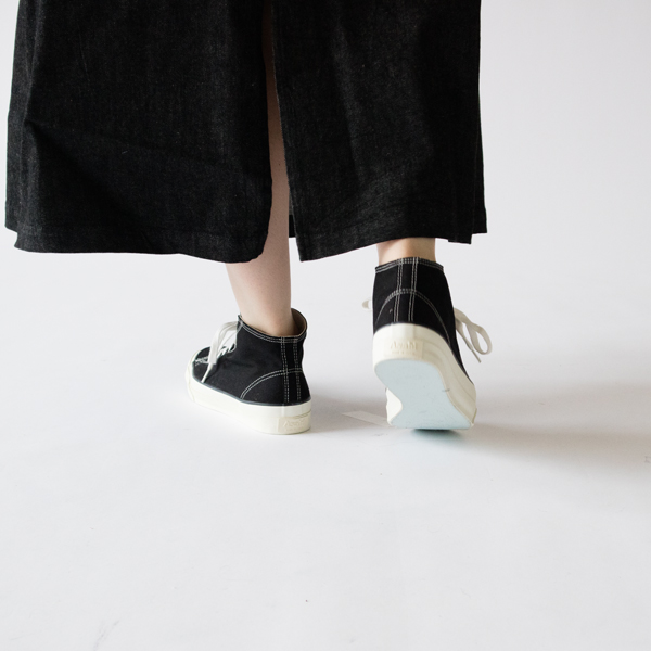 デッキシューズ LO12 BLACK