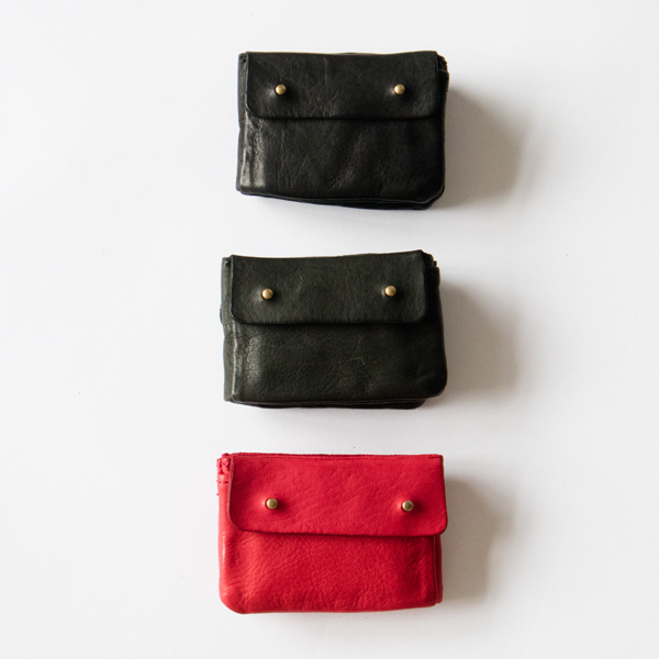 3色展開（上からCHARCOAL BLACK・OD-MILITARY・RED）