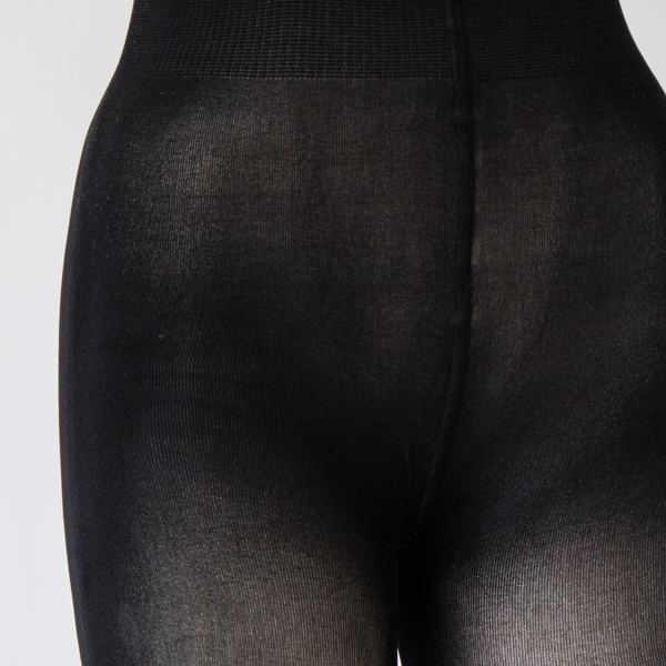 3Dニット機で編まれているので、身体に優しくフィットします 3Dニット機で編まれているので、身体に優しくフィットします