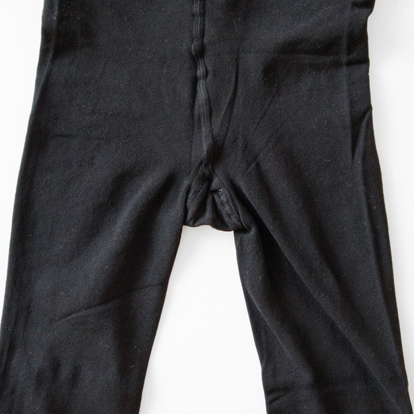 3Dニット機で編まれているので、身体に優しくフィットします 3Dニット機で編まれているので、身体に優しくフィットします