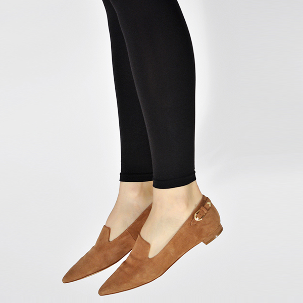 ローファーとの相性も良いレギンスタイプ ローファーとの相性も良いレギンスタイプ