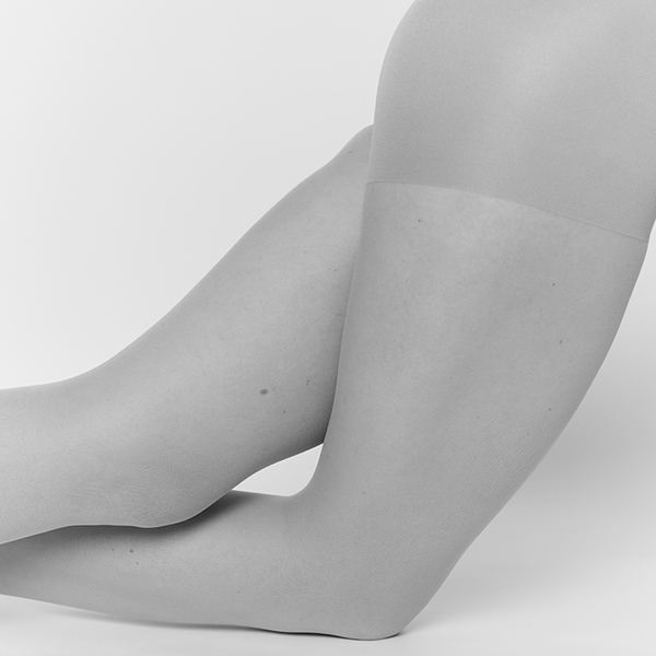 脚を美しく見せてくれる着圧ストッキング。 脚を美しく見せてくれる着圧ストッキング。