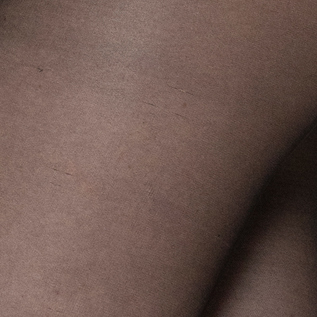 透け感のある30デニール。薄めでさらりとした肌触りです 透け感のある30デニール。薄めでさらりとした肌触りです