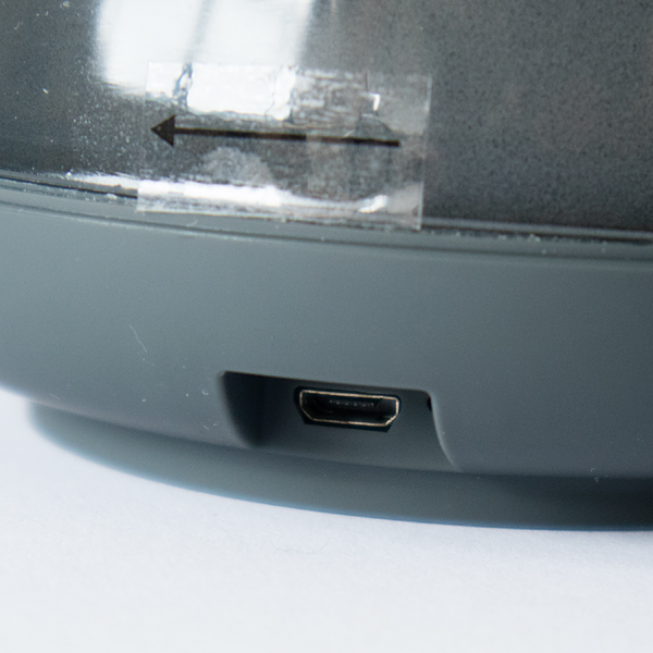 USBポートで充電できます(SMOKE)
