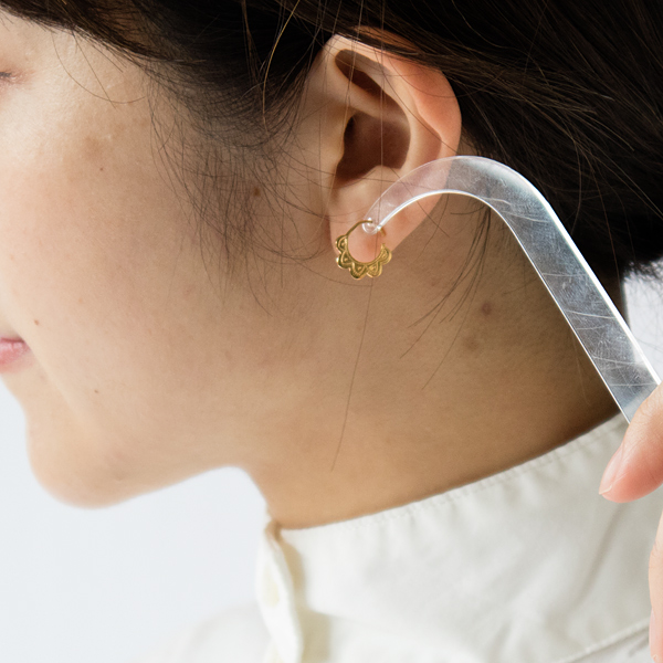 花冠をモチーフとしています(GR008)