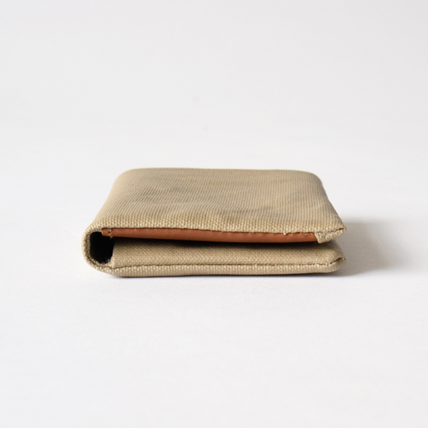 側面(BEIGE)