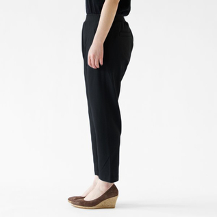モデル身長:162cm (BLACK) モデル身長:162cm (BLACK)