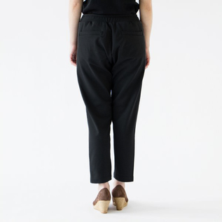 モデル身長:162cm (BLACK) モデル身長:162cm (BLACK)