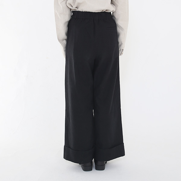 身長164cm・BLACK