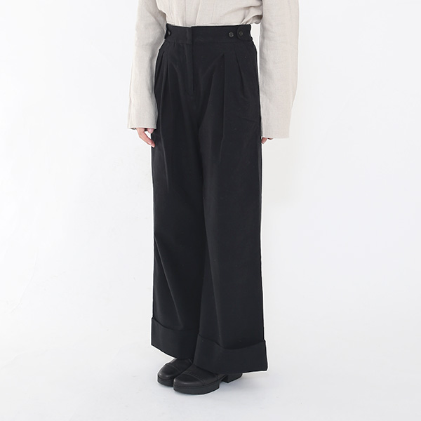 身長164cm・BLACK