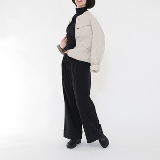ジャケットを羽織ってラフに(身長164cm・BLACK)