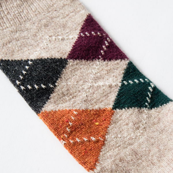 ラインにはさりげなくラメがあしらわれています(ベージュ) ラインにはさりげなくラメがあしらわれています(ベージュ)