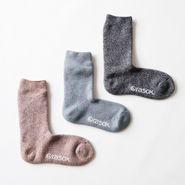 左からアプリコット、オーシャン、スモーキーブラック 左からアプリコット、オーシャン、スモーキーブラック